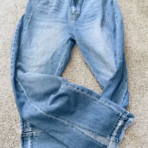 Kancan Stylish Women’s Blue Denim Jeans 7/27 Raveled Hem